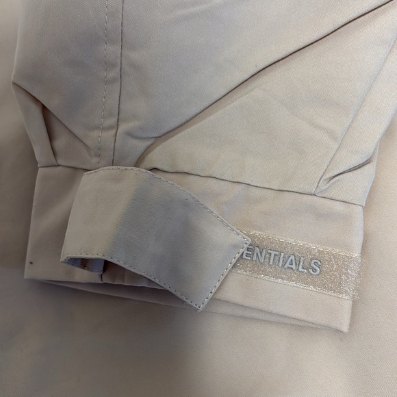 Fear of God, essentials sand size medium, oversized jacket, super nice new - Picture 8 of 13